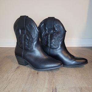Universal Thread Cowboy Boots Size 8